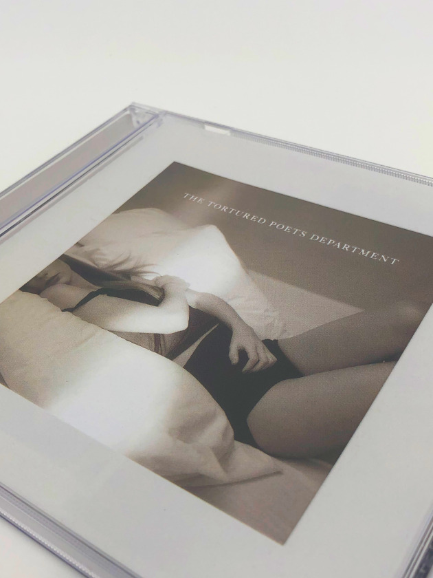 TAYLOR SWIFT signiertes Album</br>The Tortured Poets Department – Bild 4